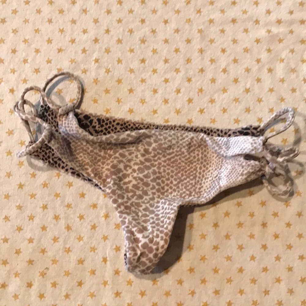 Acacia leopard print bottoms (s)